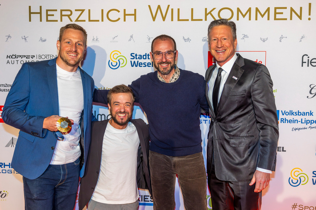 top-top.de 260306-272 | Foto, Video, Fotografie, Videografie, Fotobox, DJ, Discjockey, Musik, Musikbox, Veranstaltung, Photobooth, Amazon, Ebay, Buchtipp, Bestseller, Autor, Verlag, Buch, Wesel, Hamminkeln, NRW, Dinslaken, Rees, Drohne, Hochzeit, Party, Fotobox, Wesel, Fotograf