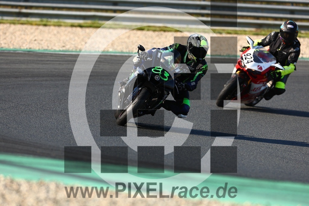 0083-20240813_05175 | Schöne Erinnerungen an spannende Momente - das festzuhalten ist unser Job. PIXELrace.de ist seit 2003 auf den Rennstrecken Europas unterwegs um die Action draußen beim Fahren und die wunderbare Stimmung imm Fahrerlager für euch einzufangen.