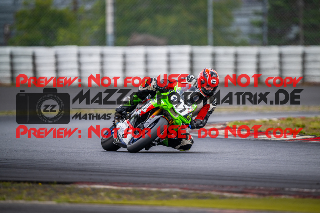 MaZZes_FotoMatrix_230719_696 | WEISS