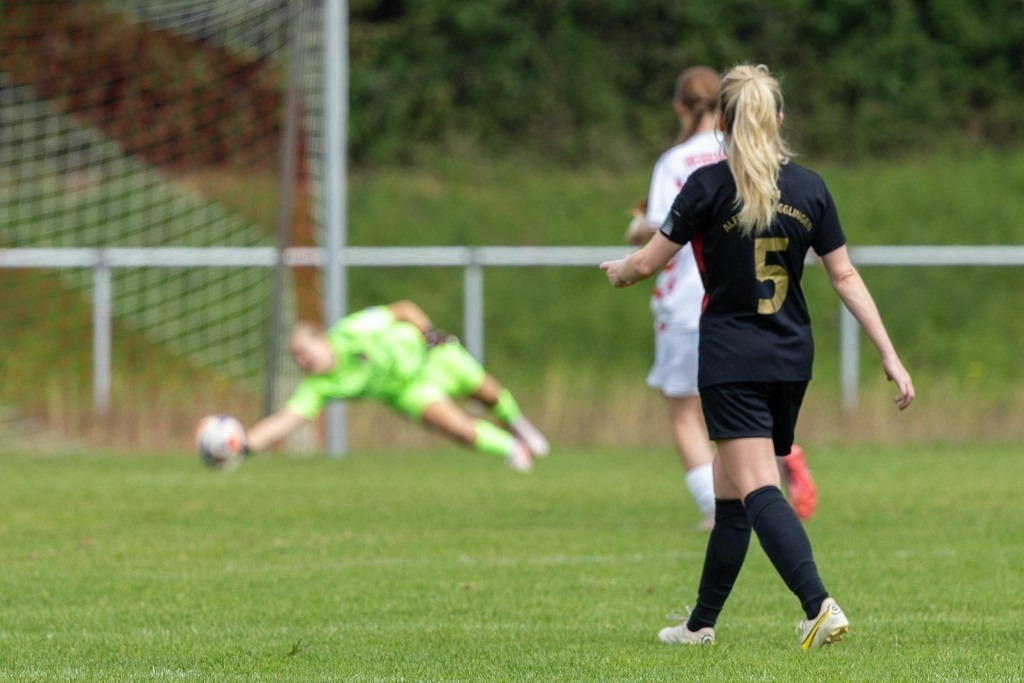 Fußball I FRAUEN I Saison 2025-2026 I Freundschaftsspiel I SGM Alfdorf-Mögglingen - 1FC Heidenheim 1846 I_250817_9507 | Fotopresso – Sportfotografie in Heidenheim & Umgebung. Professionelle Sportfotografie für unvergessliche Momente. Dynamische Action-Shots, emotionale Szenen & hochwertige Bilder. - Realisiert mit Pictrs.com