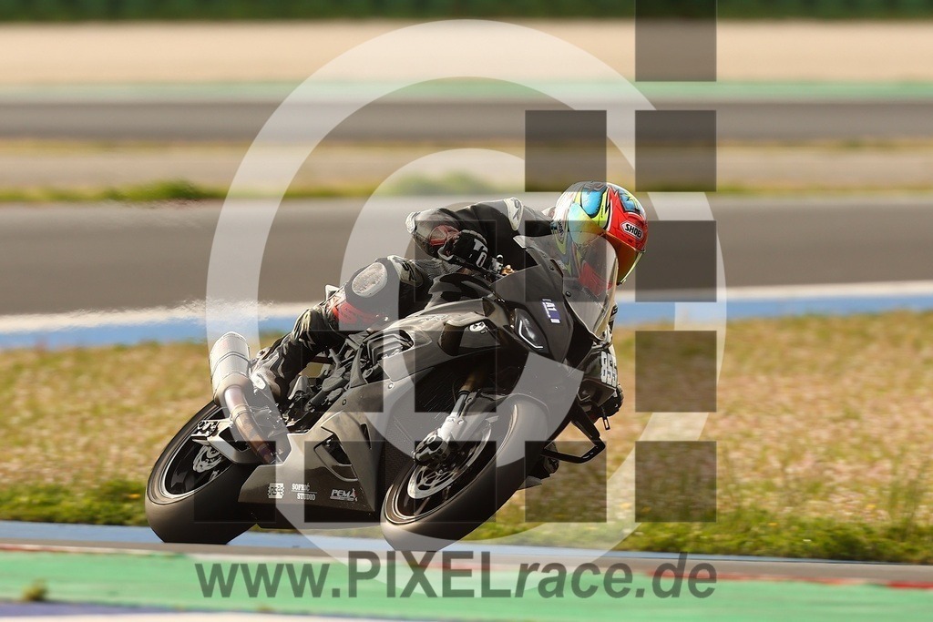 0855-20260403_02963 | Schöne Erinnerungen an spannende Momente - das festzuhalten ist unser Job. PIXELrace.de ist seit 2003 auf den Rennstrecken Europas unterwegs um die Action draußen beim Fahren und die wunderbare Stimmung imm Fahrerlager für euch einzufangen.