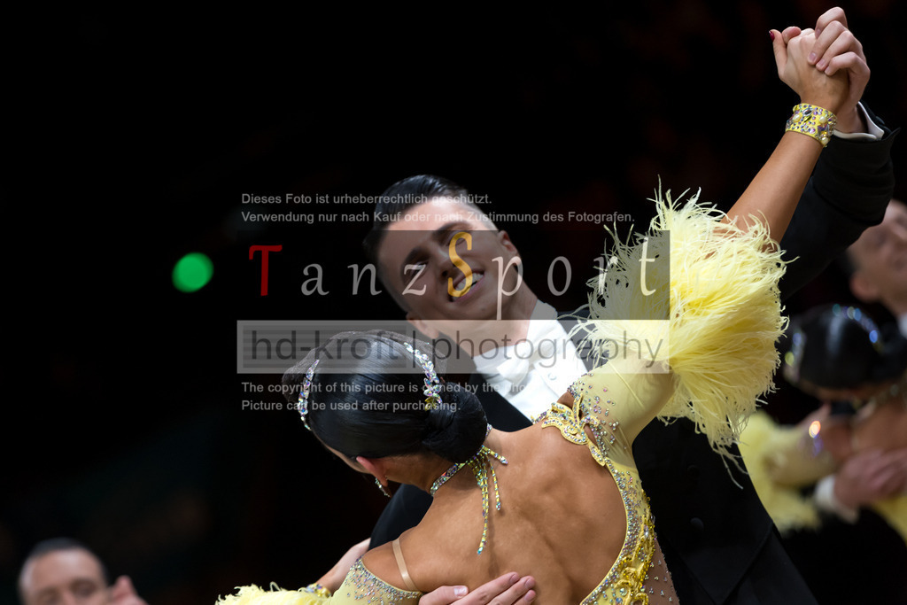 20241109_DM-Formationen_Vorrunde_3109 | Tanzsportbilder, Standardtanz, Lateintanz, WDSF, DTV, LTVB, dancecomp, goc, hessen tanzt, blaues band der spree, walzer, tango, wiener walzer, slowfox, quickstepp, samba, rumba, cha-cha-cha, paso doble. jive, hd-kroft photography, turniertanzsport