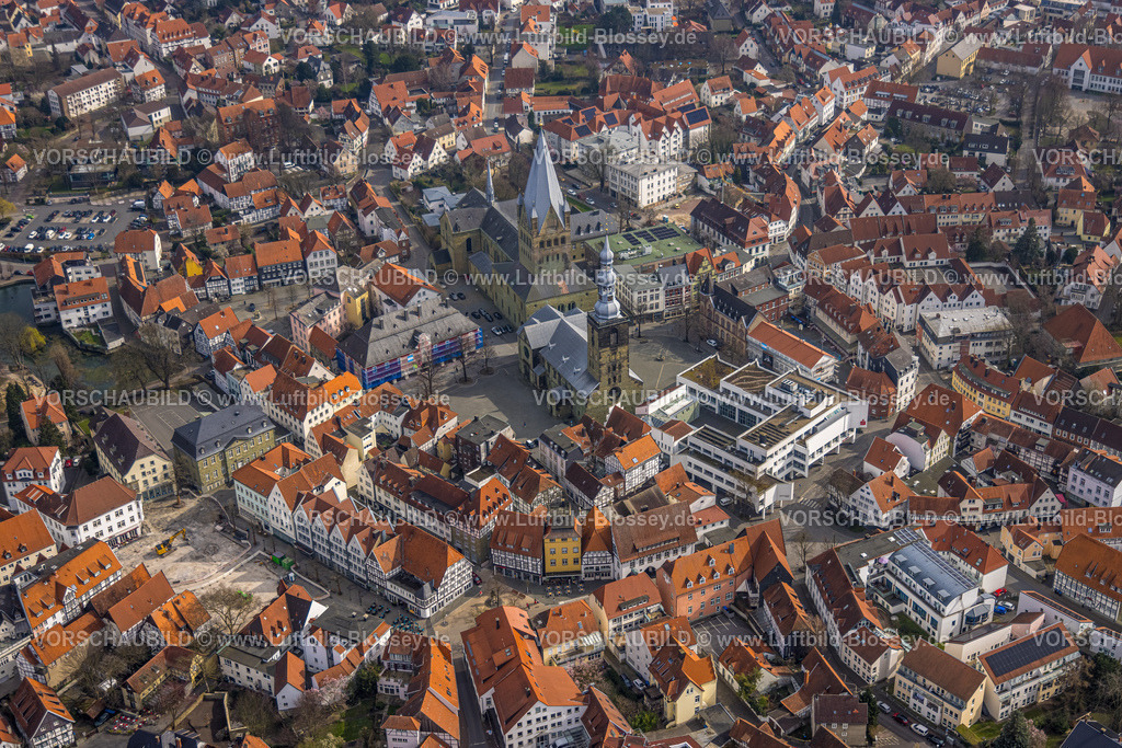 Soest240307463 | Luftbild, kath. Kirche St. Patrokli-Dom und Kirche St. Petri "Alde Kerke", Rathaus Renovierung und Altstadt Wohngebiet, Soest, Soester Börde, Nordrhein-Westfalen, Deutschland