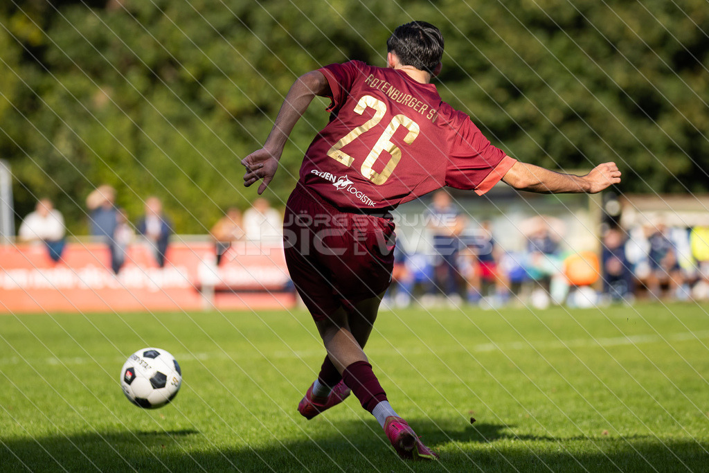 20250928_Picselweb-Fotografie_1R3_1374 | Spielszenen aus dem Spiel VfL Güldenstern Stade - Rotenburger SV. Ergebnis 0:3 - Realisiert mit Pictrs.com