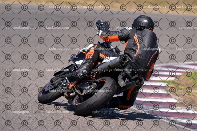 26bt04-1910 | markuskiefer.com - Realisiert mit Pictrs.com