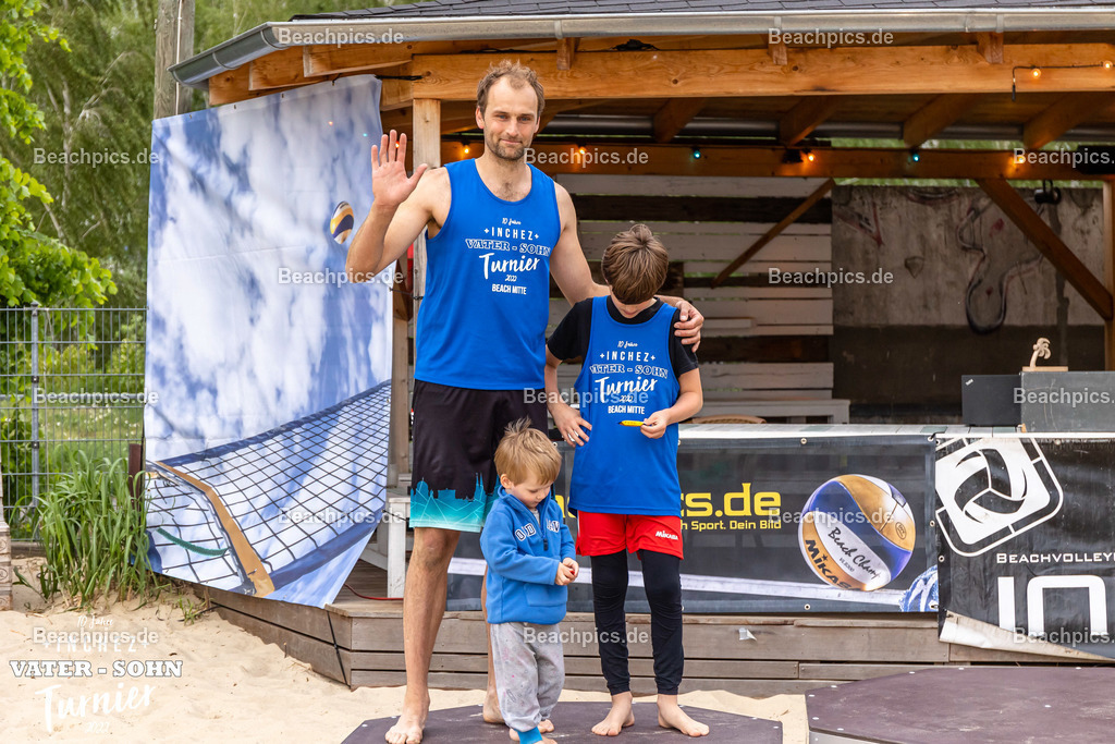 2022-00063096-Vater-Sohn-Turnier-Turnierbilder-2 | 26.05.2022; Berlin Foto: Gerold Rebsch - www.beachpics.de