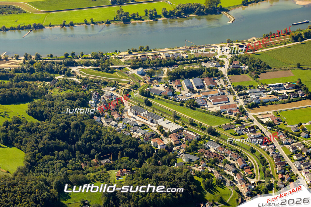 Das Luftbild zeigt : Untermettenwald Metten - Die Luftaufnahme wurde 2023 vom UL-Flugzeug aus erstellt ( keine Drohne ) - Hochauflösende Luftaufnahme - Für grossformatige Ausdrucke geeignet. Die Geschenkidee !Mit Lizenz und Bildrechte bestellbar