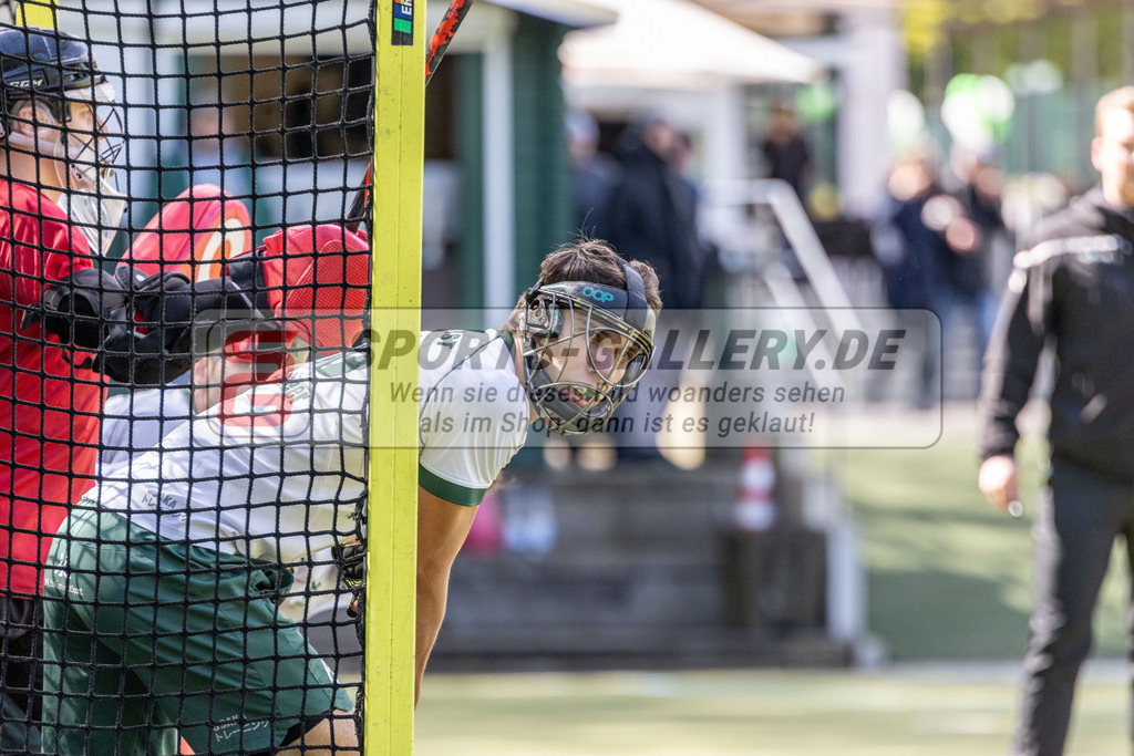MJ_M_UHTC-HTHC_21.04.2024-19 | Robert Duckscheer (Uhlenhorst Mülheim #16), Uhlenhorst Mülheim - Harvestehuder THC am 21.4.2024 im Waldstadion, Mülheim a. d. Ruhr