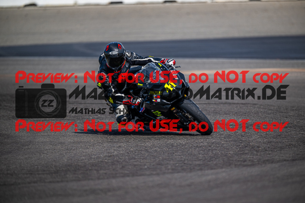 MaZZes_FotoMatrix_230410_8105 | ROT