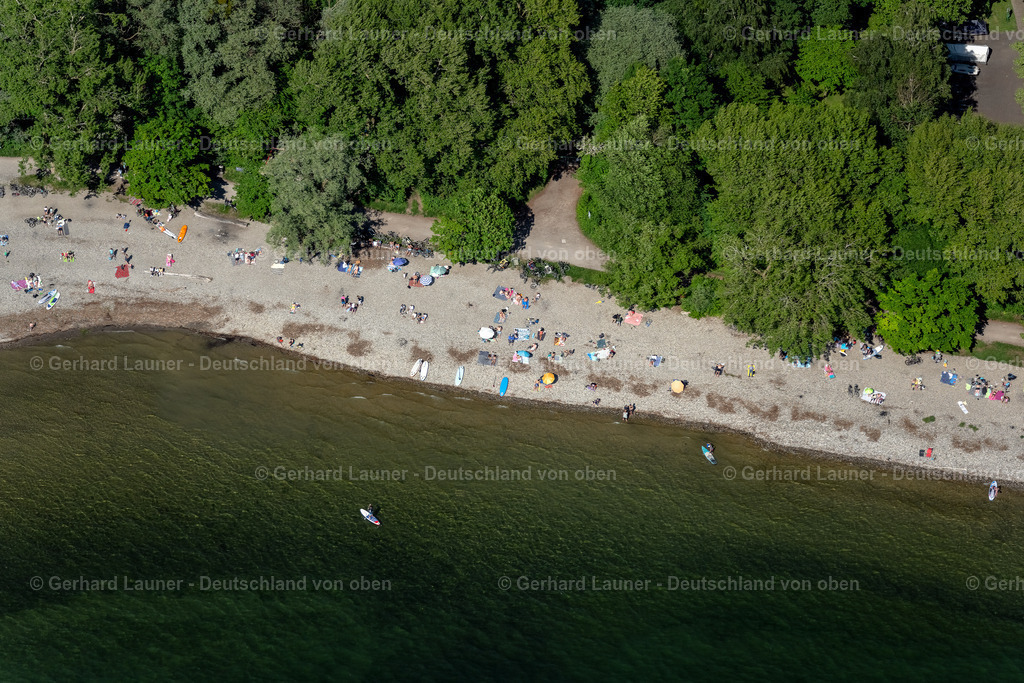 4027952 | LANGENARGEN 17.05.2020 Badegäste suchen sommerliche Abkühlung am Uferbereich des Bodensee in Langenargen im Bundesland Baden-Württemberg, Deutschland. // Bathers are looking for summer cooling off on the shore area of a??a??Lake Constance in Langenargen in the state of Baden-Wuerttemberg, Germany. Foto: Gerhard Launer