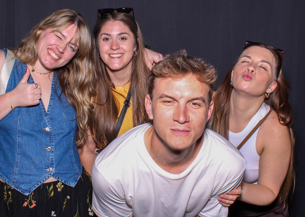 top-top.de-250628-067 | Foto, Video, Fotografie, Videografie, Fotobox, DJ, Discjockey, Musik, Musikbox, Veranstaltung, Photobooth, Amazon, Ebay, Buchtipp, Bestseller, Autor, Verlag, Buch, Wesel, Hamminkeln, NRW, Dinslaken, Rees, Drohne, Hochzeit, Party, Fotobox, Wesel, Fotograf