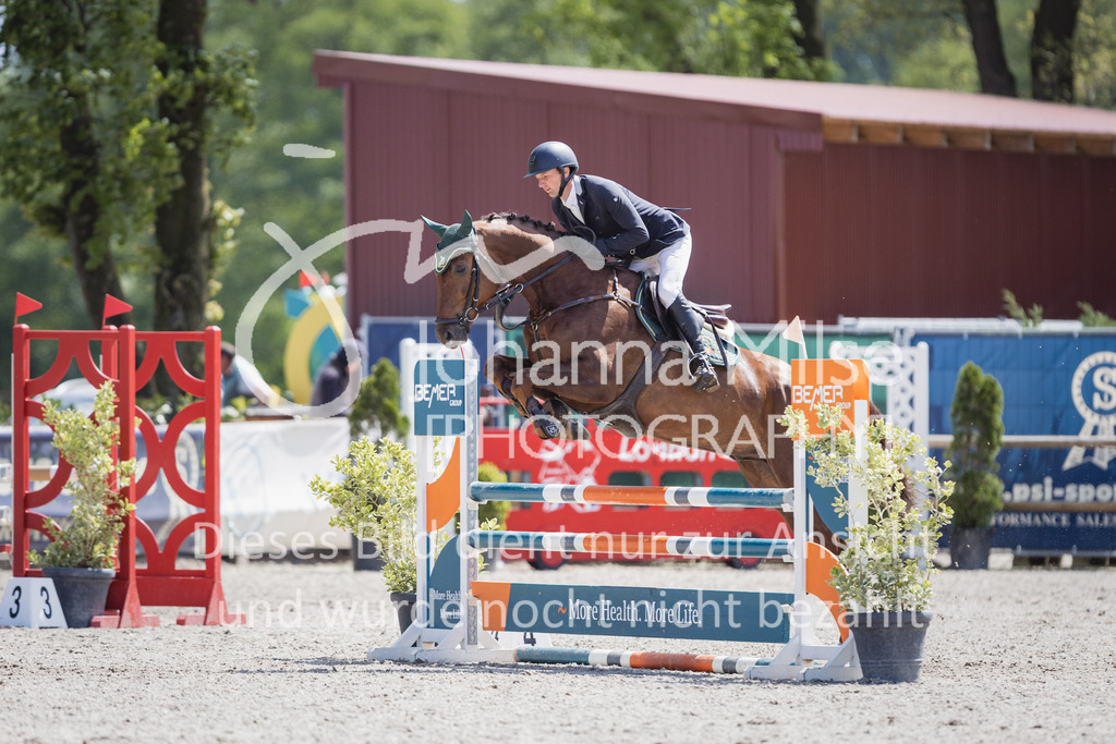 230516_Mühlen_03SprPf-A-458 | Deine schönsten Turniermomente als professionelle Fotos! Entdecke hochwertige Pferdesport-Fotografie im Online-Shop. Jetzt Fotos finden & bestellen!
