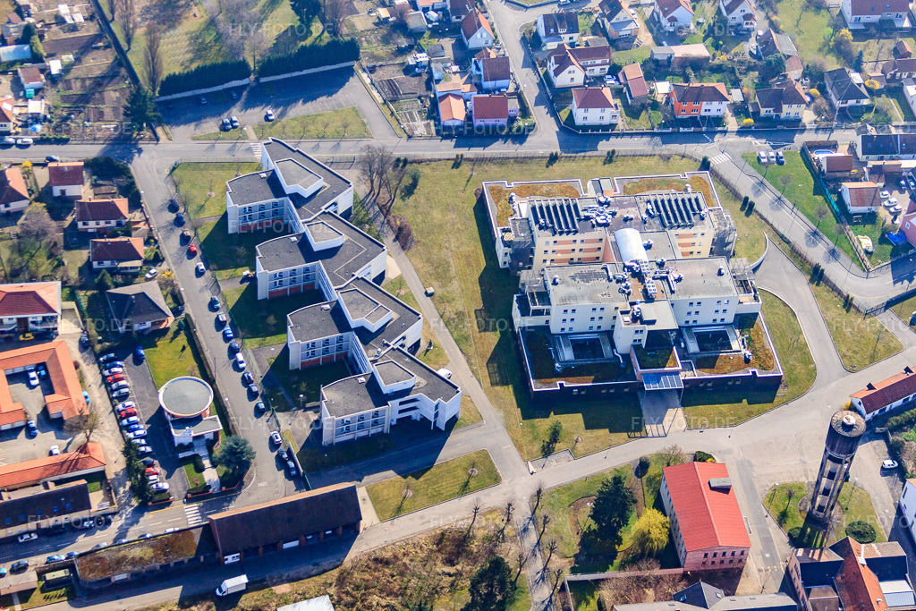 Luftbild: Hospital Center Departmental De Bischwiller in Bischwiller im Bundesland Bas-Rhin in Frankreich. – Foto: IMG_62872.jpg vom 09.03.2014 durch Werner Riehm/FLY-FOTO.de – Auflösung des Originals: 4752 x 3168 px