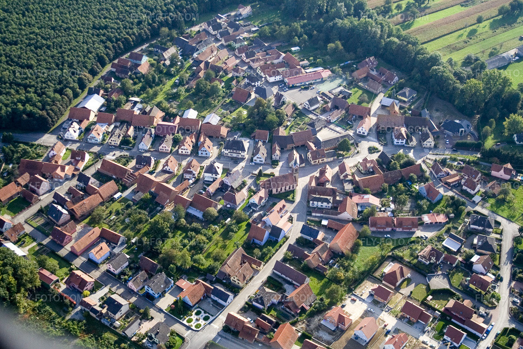 Aerial view: View of the town from the east in Schaffhouse-près-Seltz in the state Bas-Rhin, France. – Photo: IMG_8094.jpg taken on 09/15/2007 by Werner Riehm/FLY-FOTO.com – Resolution of the original: 3456 x 2304 px