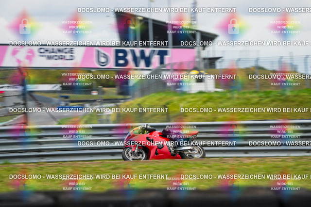 2026_09_13_PBK_41974_LRX | Sportfotografie; SlowMotion; Video; Rennstrecke; Hafeneger; RSE; Speer; Trackday; Motorsportarena; Hockenheimring; Brno; Most; Barcelona; Valencia, Benny; Kaetzmer;