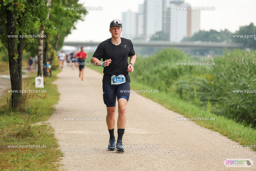 LUR_1899 | 34. M-net Erlanger Triathlon 2025 #erlangertriathlon  #mnettriathlon2025 #mnettriathlon #team #olympischedistanz #mitteldistanz #triathlon #maindonaukanal  #erlangertriathlon2025 #yourpictrs #tv1848 #tv1848erlangen  #triathlonbayern #sportinerlangen #demsportverbunden #sportshot_your_pictrs Copyright: www.sportshot.de