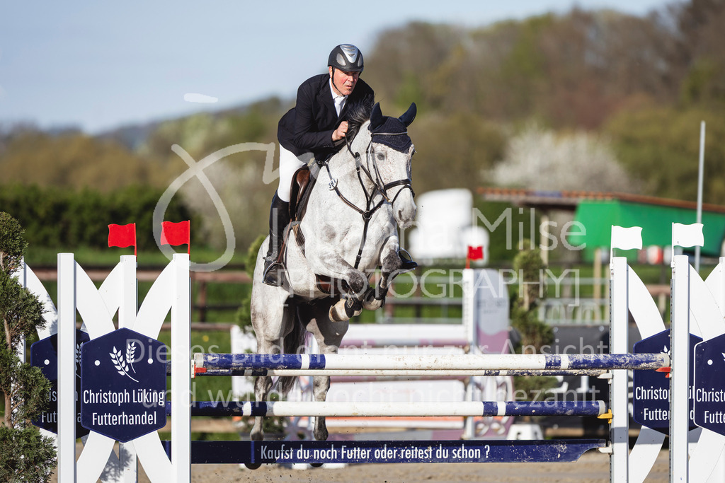260421_Frühlingsfest_5_SprPf-M-516 | Deine schönsten Turniermomente als professionelle Fotos! Entdecke hochwertige Pferdesport-Fotografie im Online-Shop. Jetzt Fotos finden & bestellen!