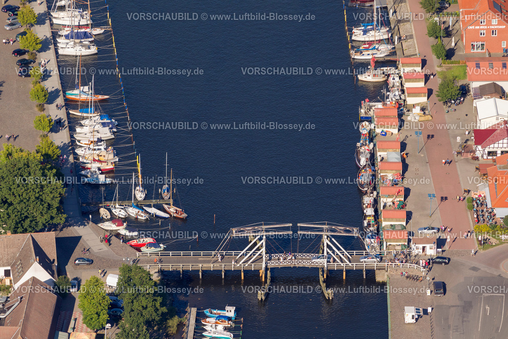 Greifswald12084105Wieck | Klappbrücke in Wieck, Greifswald , historische Zugbrücke, Ryck, Wieck,  Greifswald, Greifswalder Bodden, Mecklenburg-Vorpommern, Deutschland, Europa