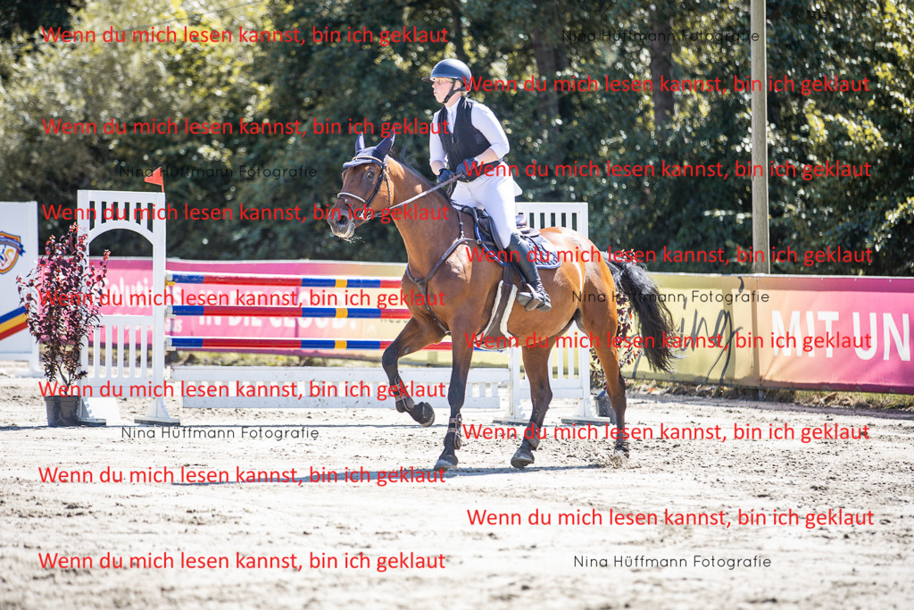 BK1A6720 | Turnierbilder Turnierfotos Nina Hüffmann Turnierfotografie Pferdefotografie Tierzeichnung Haustierzeichnung Pferdezeichnung Hundezeichnung Videograf  - Realisiert mit Pictrs.com