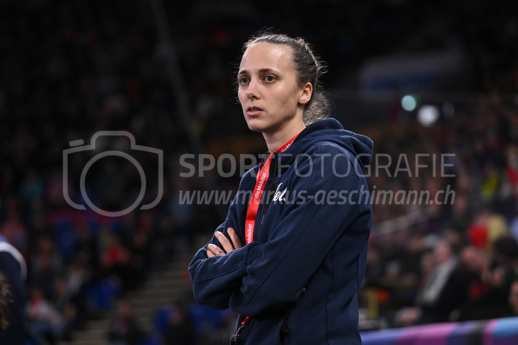 Kloten-Dietlikon Jets vs Skorpion Emmental Zollbrück - 15. April 2023 | 15.04.2023, Kloten, stimo arena, Swiss Unihockey Superfinal Frauen: Kloten-Dietlikon Jets - UHV Skorpion Emmental, Headcoach Julia Suter (Kloten-Dietlikon Jets). - Realisiert mit Pictrs.com