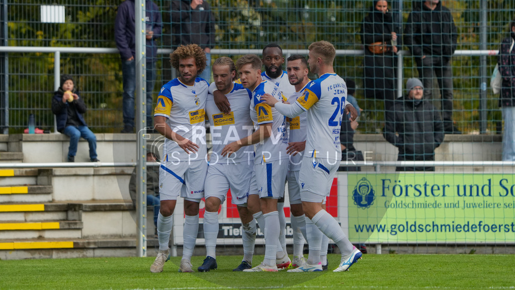 Fußball, Herren, Saison 2025/2026, Regionalliga Nordost, 11. Spieltag, FSV 63 Luckenwalde vs. FC Carl-Zeiss Jena, Samstag 05.10.2025, Werner-Seelenbinder-Stadion Luckenwalde, | Fußball, Herren, Saison 2025/2026, Regionalliga Nordost, 11. Spieltag, FSV 63 Luckenwalde vs. FC Carl-Zeiss Jena, Samstag 05.10.2025, Werner-Seelenbinder-Stadion Luckenwalde, Im Bild: Jubel beim FC Carl-Zeiss Jena nach dem Führungstreffer. - Realisiert mit Pictrs.com