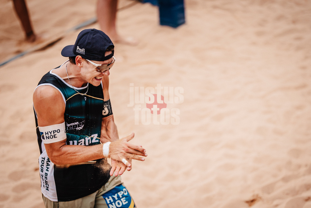 Beachvolleyball | Männer | Allianz German Beach Tour 2025 | Tourstop München | 06.07.2025 | Laurenc Grössig ärgert sich