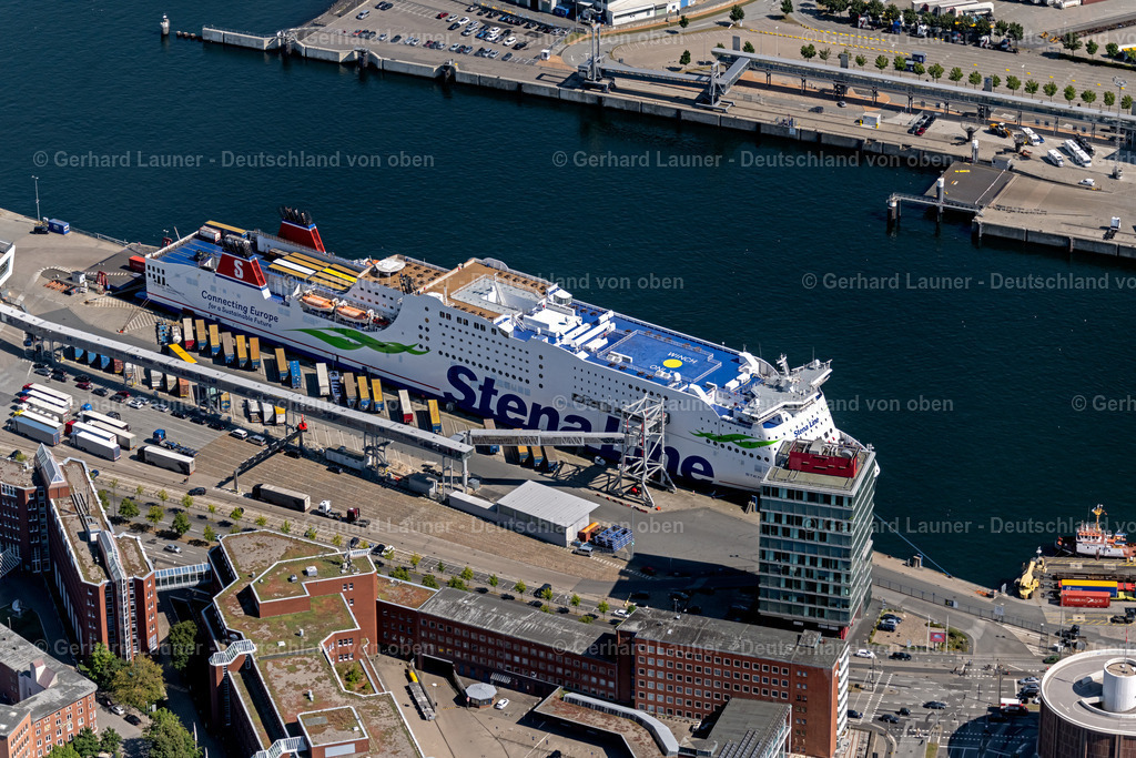 4037982 | Am Schwedenkai KIEL 07.08.2020 Im Hafen ankerndes und festgemachtes Fährschiff " Stena Germanica " in Kiel im Bundesland Schleswig-Holstein, Deutschland. Weiterführende Informationen bei: Stena Line GmbH &amp; Co. KG. // Anchored and moored ferry in the harbor " Stena Germanica " in Kiel in the state Schleswig-Holstein, Germany. Further information at: Stena Line GmbH &amp; Co. KG. Foto: Gerhard Launer
