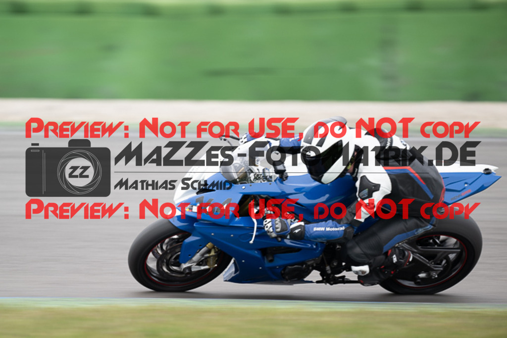 MaZZes_FotoMatrix_230410_2840 | WEISS