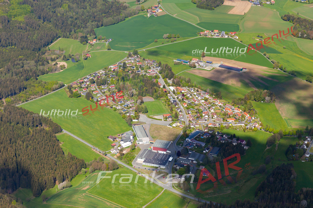 aktuelles Luftbild von  Mannsflur  - Luftaufnahme wurde 2019 von https://frankenair.de mittels Flugzeug (keine Drohne) erstellt.