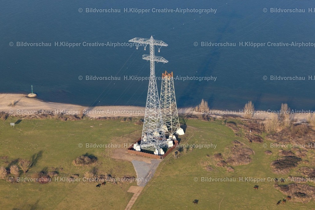 Luftbilder Rheinberg-8302 | Luftbildfotografie Baustelle zur Strommast- Montage an der Dammstraße in Rheinberg im Bundesland Nordrhein-Westfalen, Deutschland - Realisiert mit Pictrs.com
