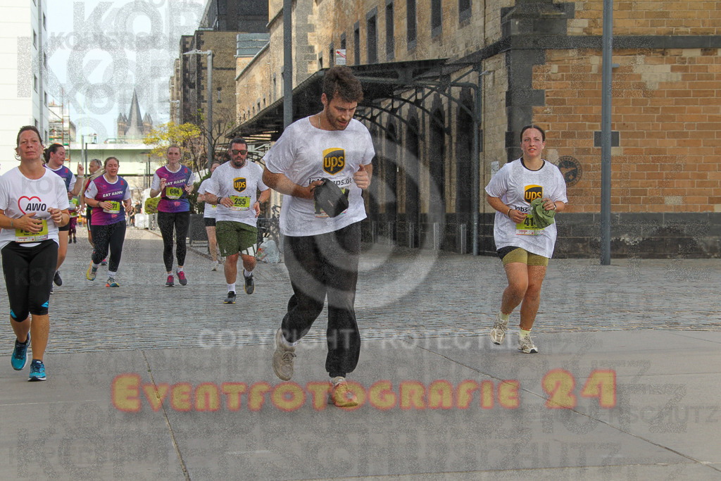 250920_1333_EV4_6047 | Sportfotografie im Rhein-Sieg Kreis, Köln, Bonn, NRW, Rheinland Pfalz, Hessen, etc. Unser Tätigkeitsfeld umfasst den Laufsport vom Volkslauf über den Marathon, Duathlon, Triathon bis zum Ultralauf wie Kölnpfad Ultra oder Schindertrail.