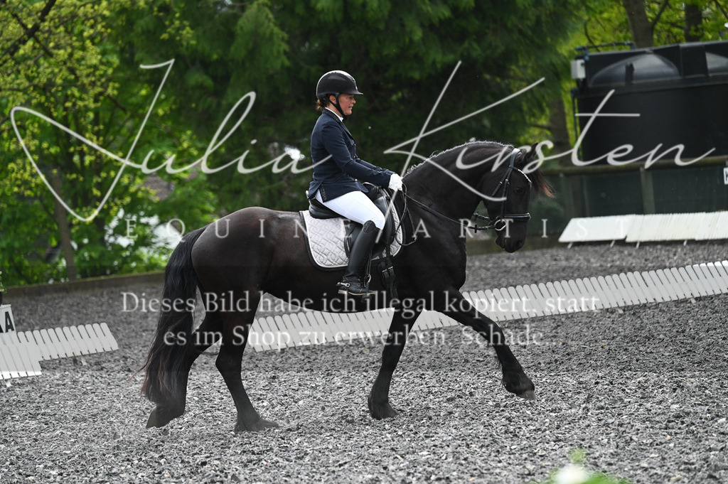 20230512_JK-Röhrsdorf-07-074 | Pferde- und Turnierfotografie in Westsachsen. Pferdeportraits, Auftragszeichnungen und intuitive Kunst.
