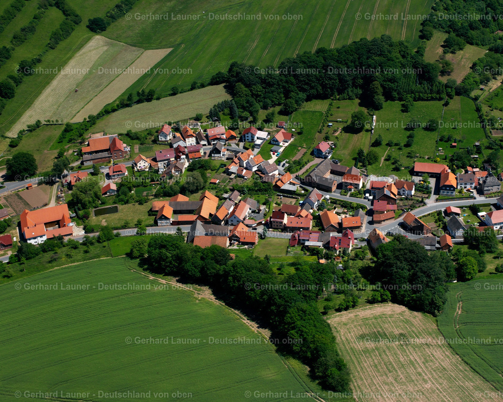 2634354 | JüTZENBACH 16.06.2006 Dorf - Ansicht an der Jützenbacher Straße in Jützenbach im Bundesland Thüringen, Deutschland. // Village view on street Juetzenbacher Strasse in Juetzenbach in the state Thuringia, Germany. Foto: Gerhard Launer