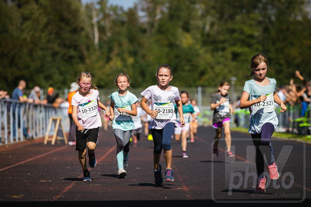 16. Hoywoj-CityLauf im Sportforum Hoyerswerda - 16.09.2023 | 1km VBH-Grundschul-Lauf 2. Klassen - Realisiert mit Pictrs.com
