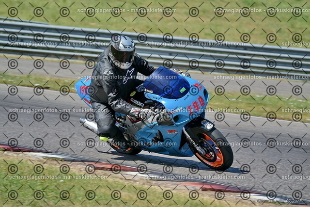 25bt04-0444 | markuskiefer.com - Realisiert mit Pictrs.com