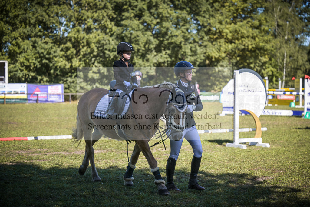DOS_0018 | Entdecke hochwertige Reitturnierfotos von Foto Oger. Professionell, emotional und authentisch – jetzt Lieblingsmomente im Shop bestellen.Deutschlandweite Turnierfotografie. - Realisiert mit Pictrs.com