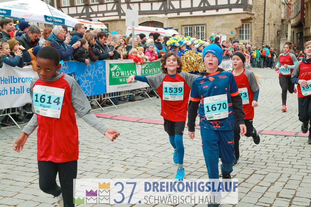 Stadtwerke Jugendlauf 1700m | 3 Koenigslauf 2023 - Realisiert mit Pictrs.com