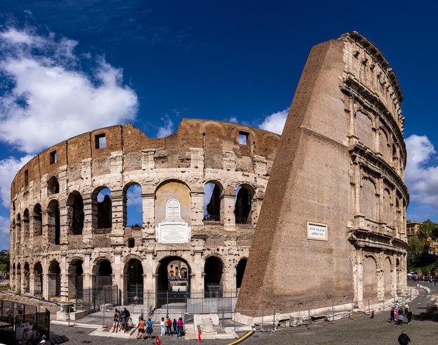 _68A0402-Pano | Professionelle Fotografen für Portrait-, Produkt-, Beauty -, Fashion-, kommerzielle - u. Hochzeitsfotografie sowie für Veranstaltungen. Lokal vor Ort oder in lokalen Studios.