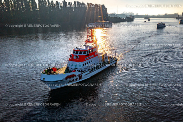 DJI_0200 | 30.09.2022 Drohnenaufnahmen Dt. Schifffahrtstag 2022 Bremen Wendebecken / Weser