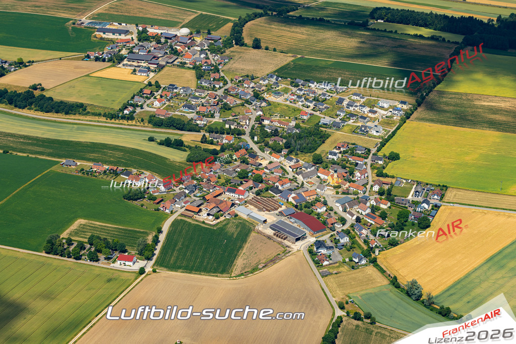 Das Luftbild zeigt : Thaldorf Kelheim - Die Luftaufnahme wurde 2023 vom UL-Flugzeug aus erstellt ( keine Drohne ) - Hochauflösende Luftaufnahme - Für grossformatige Ausdrucke geeignet. Die Geschenkidee !Mit Lizenz und Bildrechte bestellbar