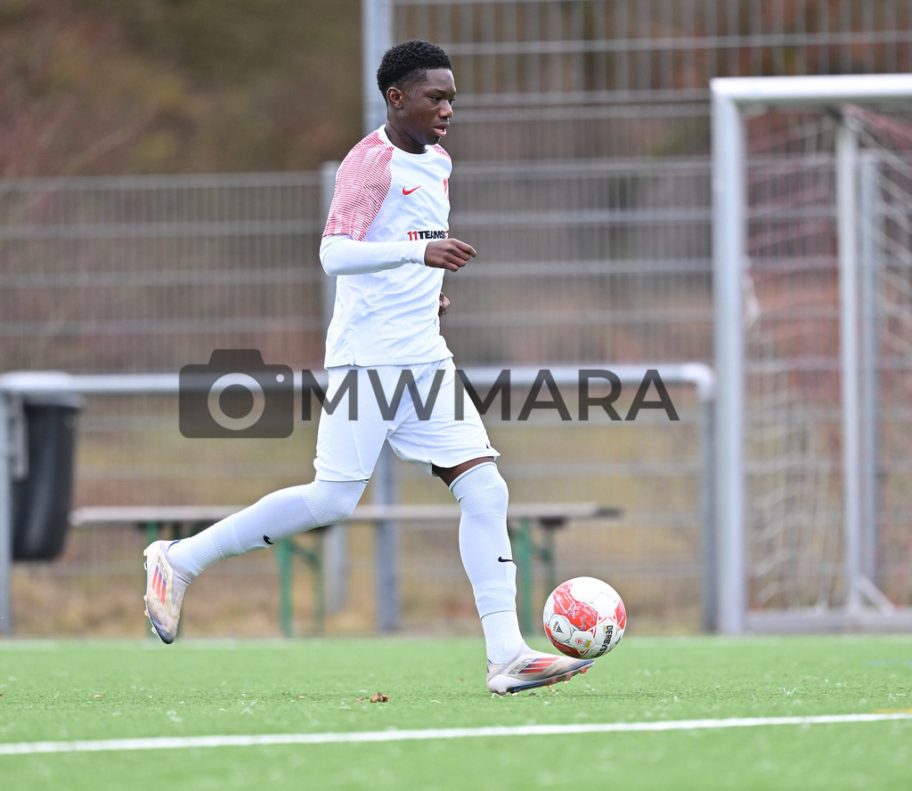 Fussball I Herren I Saison 2025-2026 I Bundesliga I 6. Spieltag I Eintracht Frankfurt - FC Bayern München  | MWMARA - Realisiert mit Pictrs.com