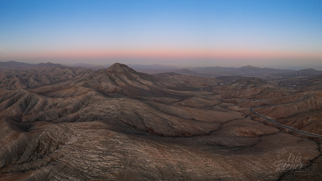 Gebrige Fuerteventura Sonnenuntergang | Shop von Iris Steger Photography, Landschaft, Reisen, Details und Städte.