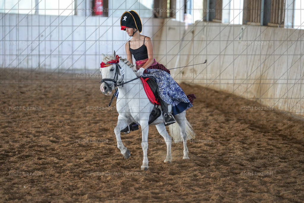 20230917-FAH09831 | Landsberg am Lech, 2023, Kaufbeuren, Kempten, Allgäu, Turnierfotografen Bayern, Fotoagentur Herrmann, Turnierbilder, Reitsport Fotos, Pferdefotograf, Augsburg, Bad Tölz, Dachau, Karlsfeld, Memmingen, Buchloe, Schwabmünchen