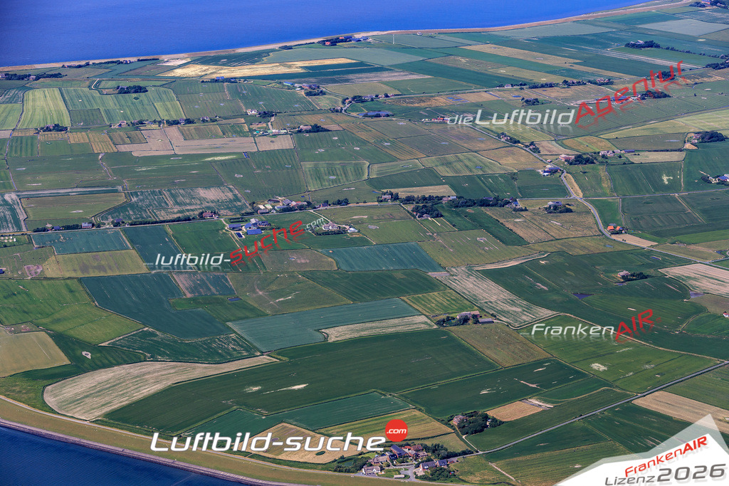 Das Luftbild der Stadt Pellworm wurde 2018 vom Flugzeug heraus erstellt (keine Drohne) Aufnahmehöhe ca.400 Meter- hohe Auflösung für beste Druck-Qualität
