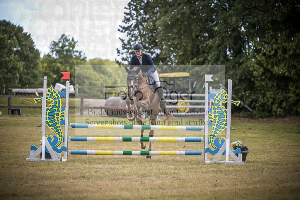 DOS_0131 | Entdecke hochwertige Reitturnierfotos von Foto Oger. Professionell, emotional und authentisch – jetzt Lieblingsmomente im Shop bestellen.Deutschlandweite Turnierfotografie. - Realisiert mit Pictrs.com