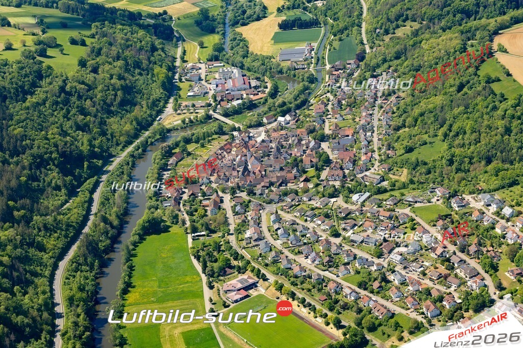 Schrägluftbild  Sindringen  Forchtenberg - Das Luftbild wurde 2025 vom UL-Flugzeug heraus erstellt ( keine Drohne ) - Hochauflösende Luftaufnahme -Nicht vergleichbar mit Google Maps oder Satelittenbilder- Die Geschenkidee !Mit Lizenz und Bildrechte bestellbar