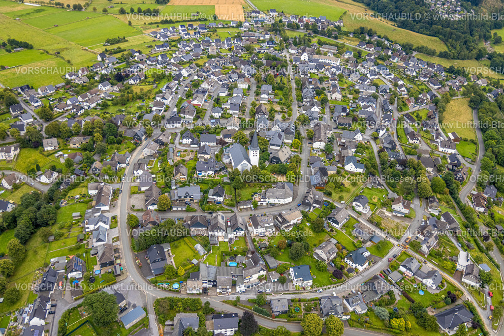 Warstein240712961Hirschberg | Luftbild, Wohngebiet Ortsansicht Hirschberg mit kath. Kirche St. Christophorus, Hirschberg, Warstein, Sauerland, Nordrhein-Westfalen, Deutschland