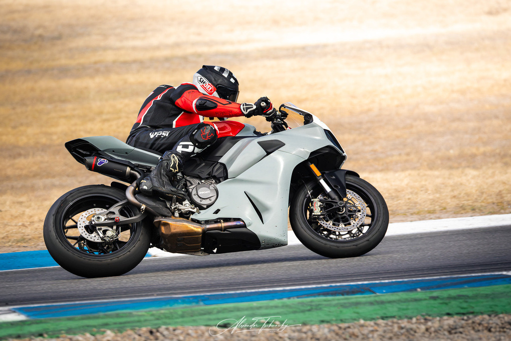 Ducati Trackday Hockenheimring 2026 | Entdecken Sie die faszinierende Welt von Alexander Tschuncky Arts: Kreative Fotografie, atemberaubende Automobilkunst und hochwertiger Bilderdruck. Lassen Sie sich inspirieren! - Realisiert mit Pictrs.com