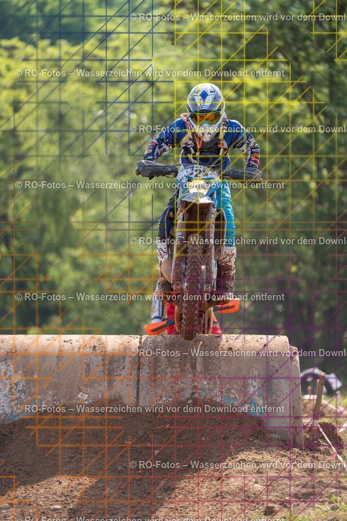 Wolfshausen 4 Lauf -305 | Sportfotografie von RO-Fotos: Motorsport, Motocross, Enduro, Laufveranstaltungen und Triathlon. Professionelle Fotos von Sportlern und Events. - Realisiert mit Pictrs.com
