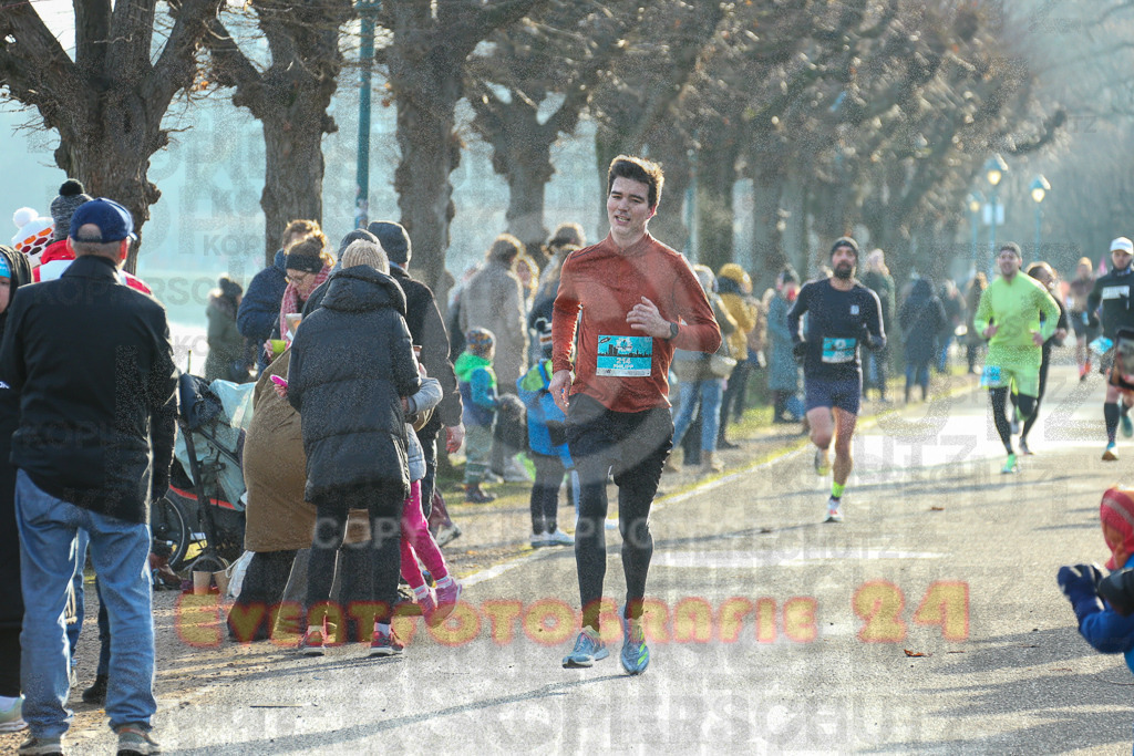 241231_1150_EX1_2674 | Sportfotografie im Rhein-Sieg Kreis, Köln, Bonn, NRW, Rheinland Pfalz, Hessen, etc. Unser Tätigkeitsfeld umfasst den Laufsport vom Volkslauf über den Marathon, Duathlon, Triathon bis zum Ultralauf wie Kölnpfad Ultra oder Schindertrail.